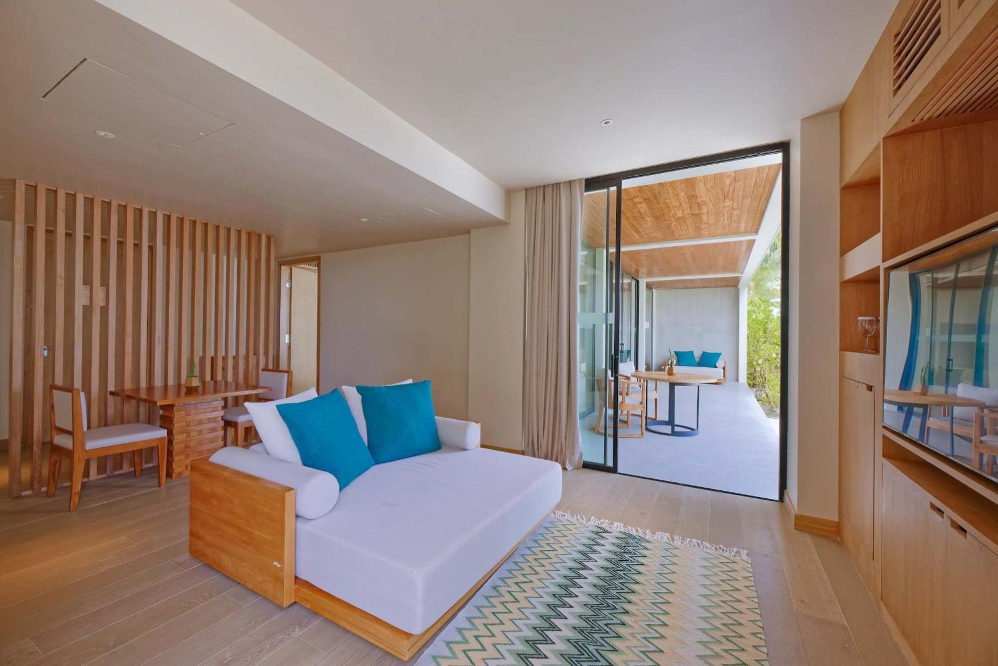 Kuda Villingili Maldives Hotel Thulusdhoo Exterior photo